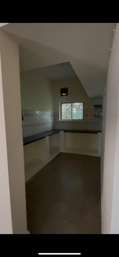2BHK NEAR ORACLE, kadubeesanhalli