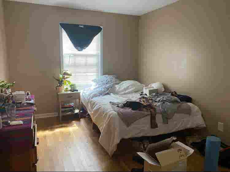 Looking for roommate
