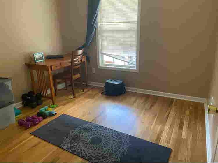Looking for roommate
