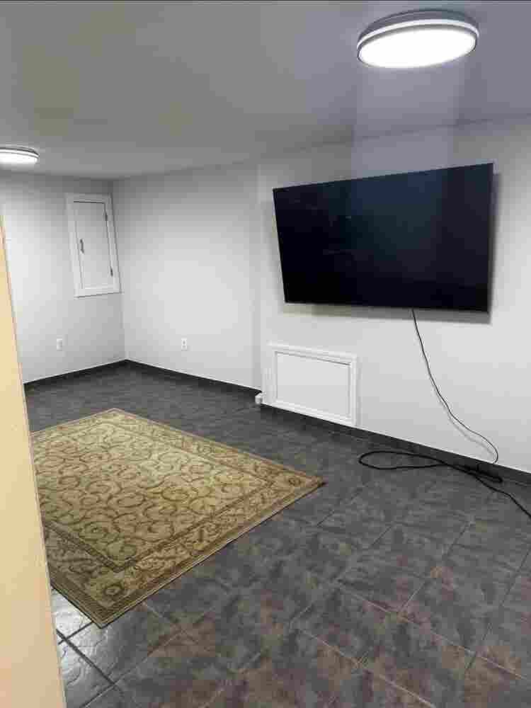 Spacious Room for Rent