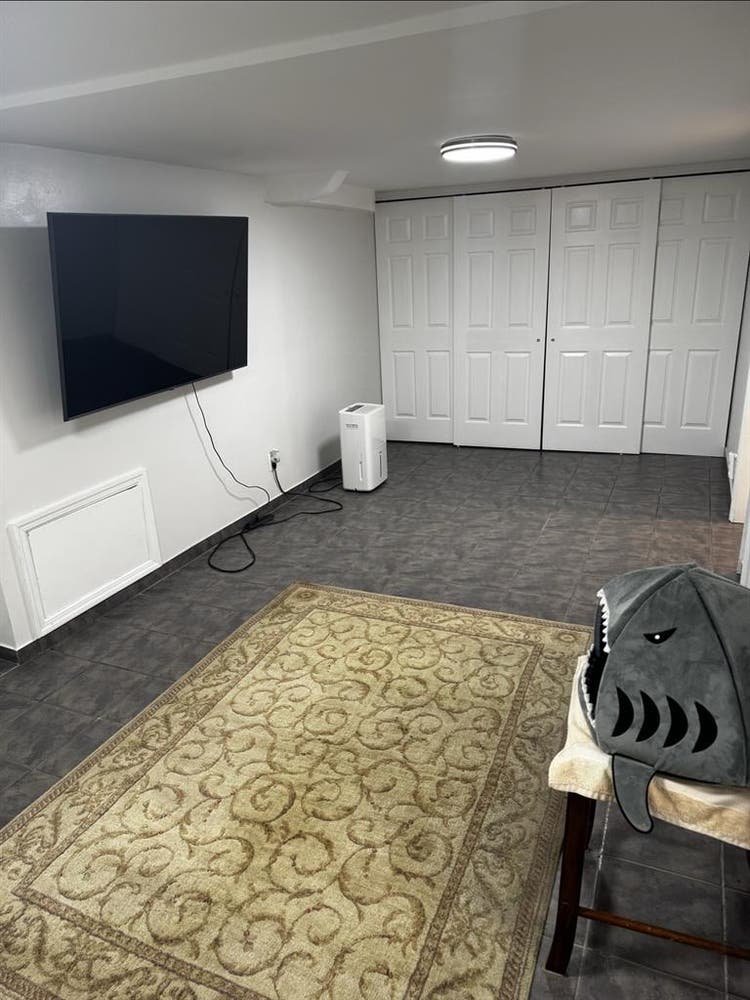 Spacious Room for Rent