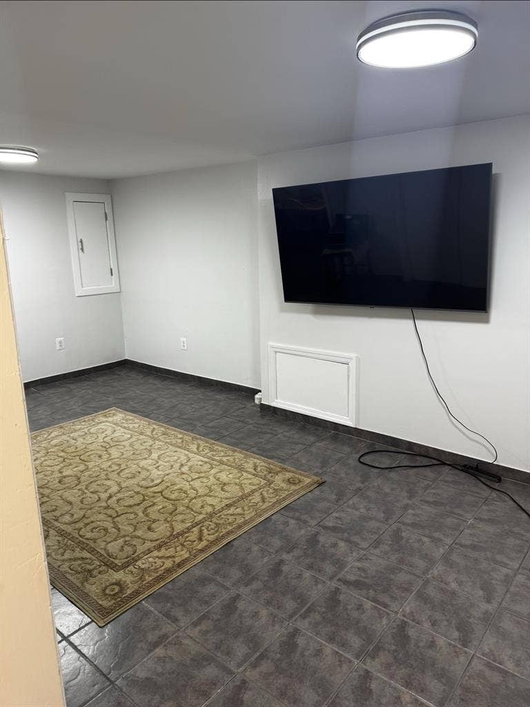 Spacious Room for Rent