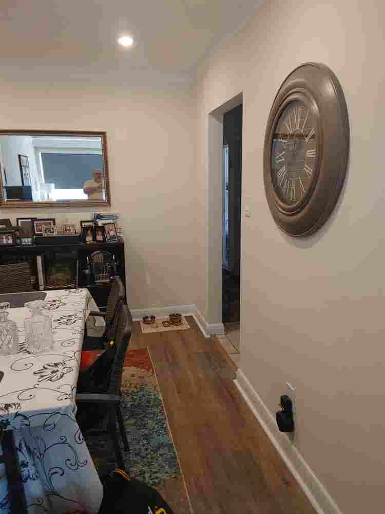Large Bedroom in 2 Bdrm Apt - Oct 1