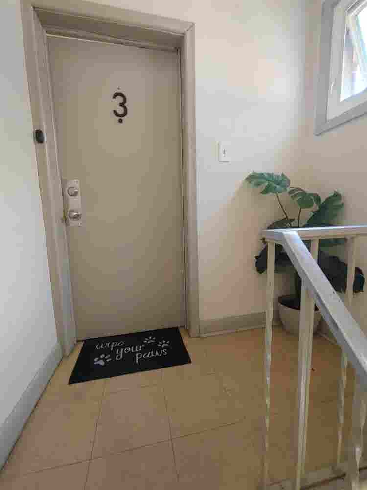 Large Bedroom in 2 Bdrm Apt - Oct 1
