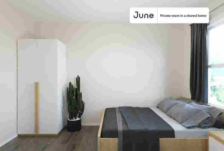 3 BR in Chicago