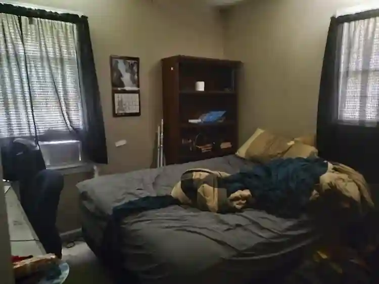 Room for rent( unfurnished)