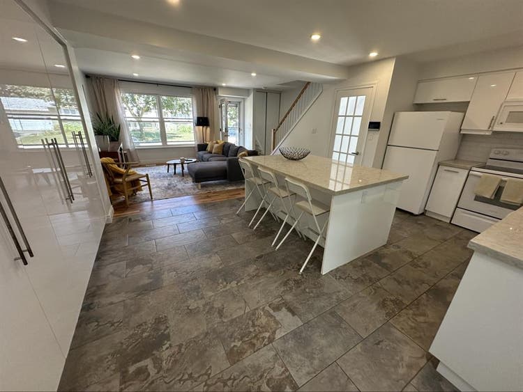 Beautiful Brand New Rooms available