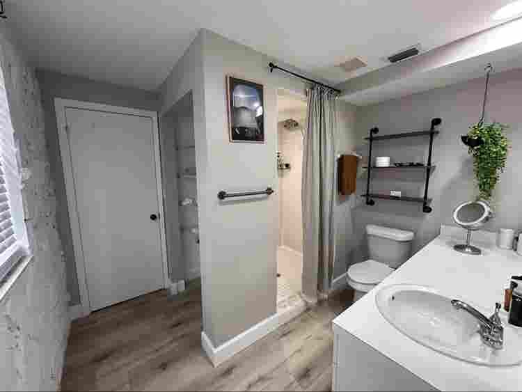 Spacious, central, private entrance