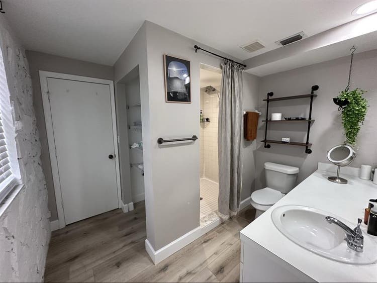 Spacious, central, private entrance