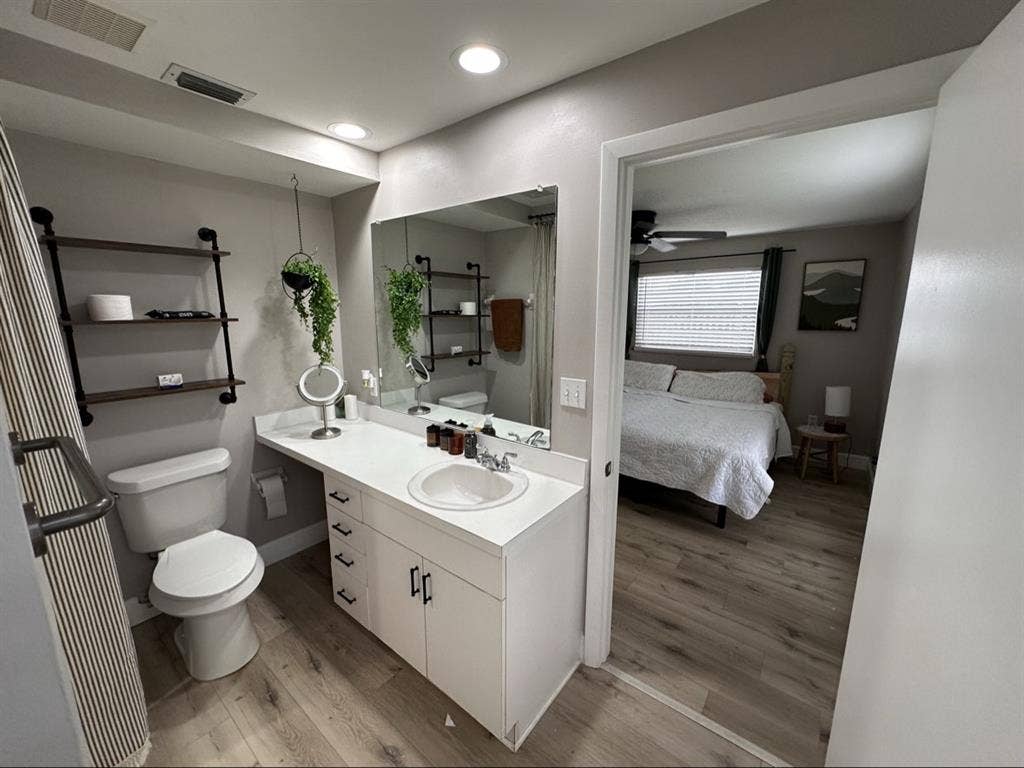 Spacious, central, private entrance