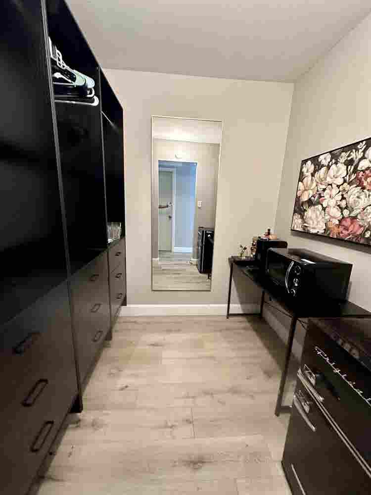 Spacious, central, private entrance