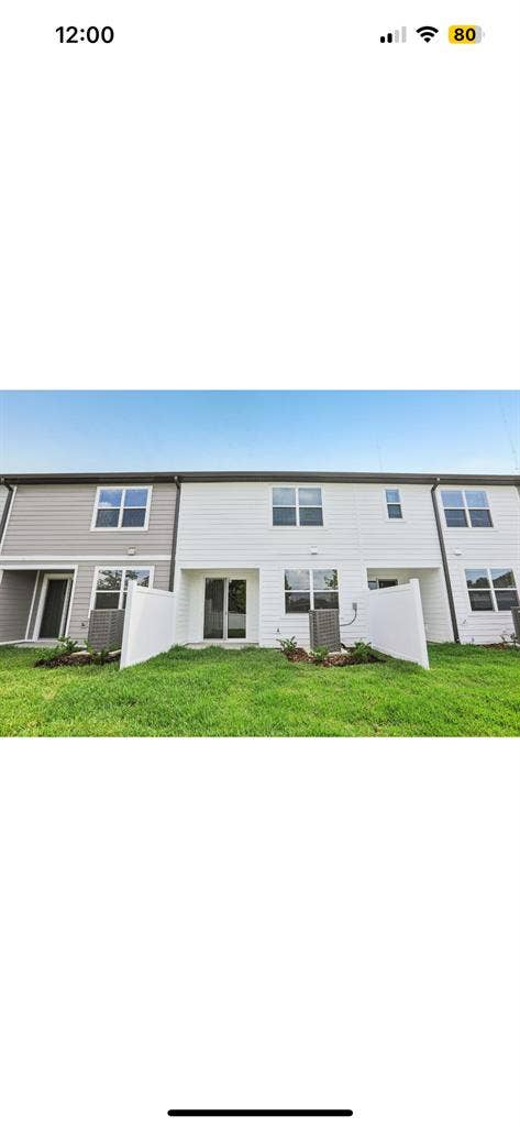 Town home room for rent!