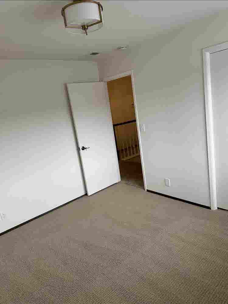 Room/House Share,   San Carlos Hill