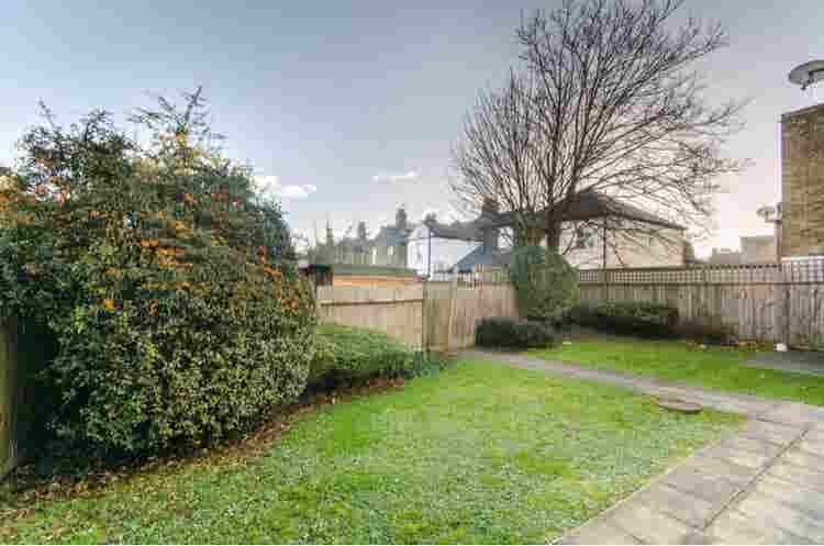 Double room to rent in Wimbledon