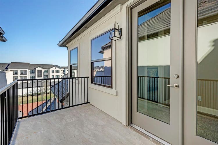 Looking for Roommate