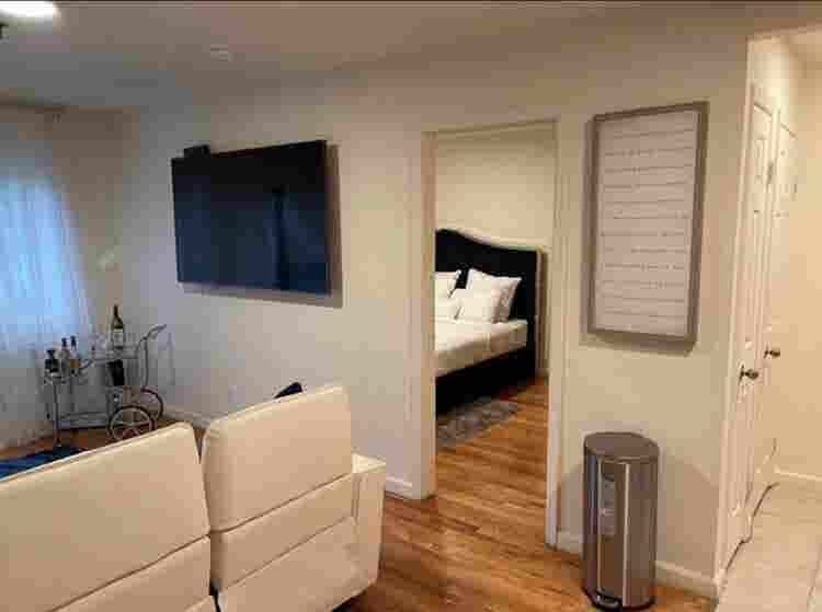 PRIVATE STUDIO FOR RENT