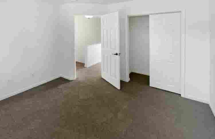 SPACIOUS HOME AVAILABLE FOR RENT