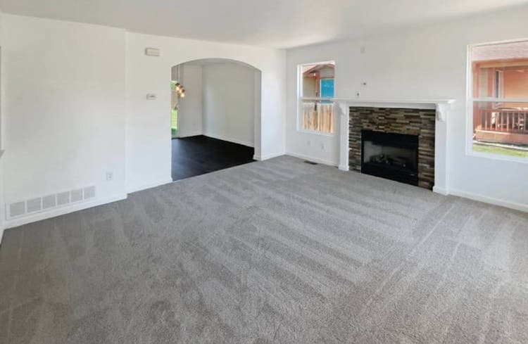 SPACIOUS HOME AVAILABLE FOR RENT