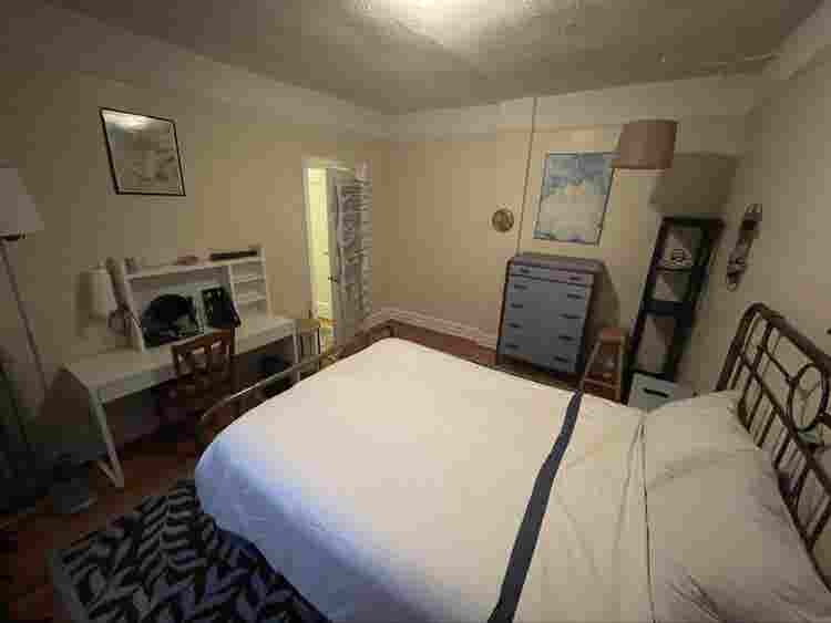 Large Furnished Room in Cozy Apt.