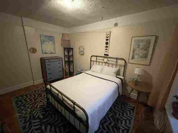 Large Furnished Room in Cozy Apt.