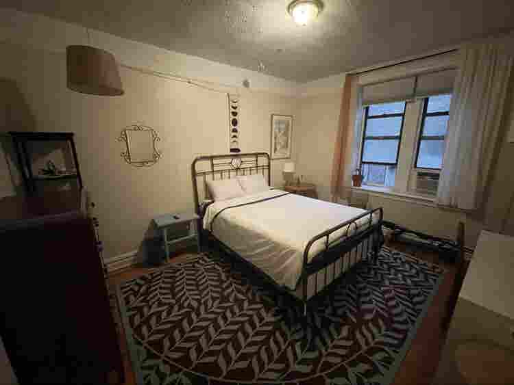 Large Furnished Room in Cozy Apt.