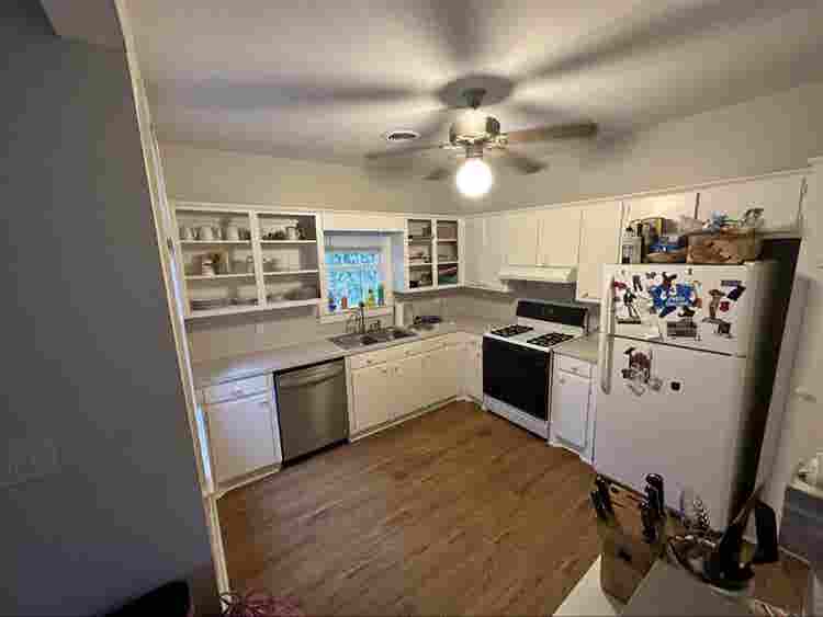 Room for rent Downtown CHS