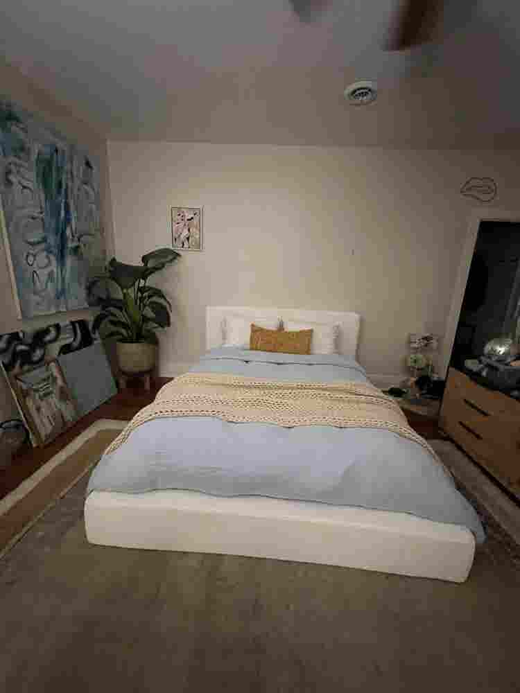 Room for rent Downtown CHS