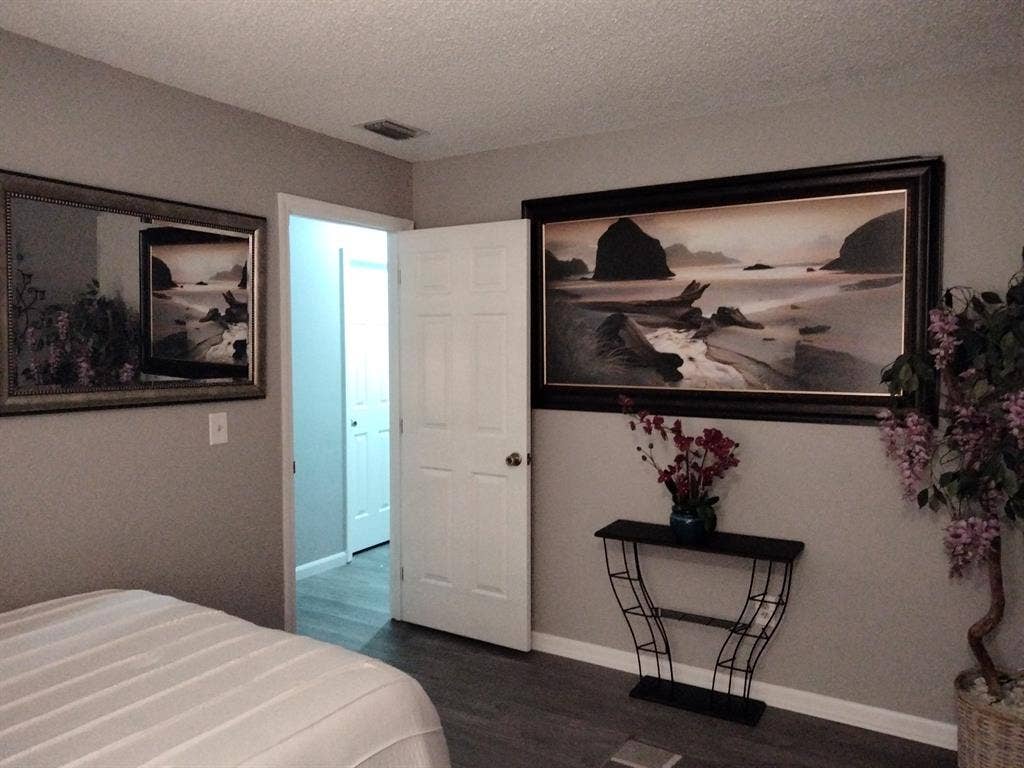 Cozy Bedroom and Bathroom!!!