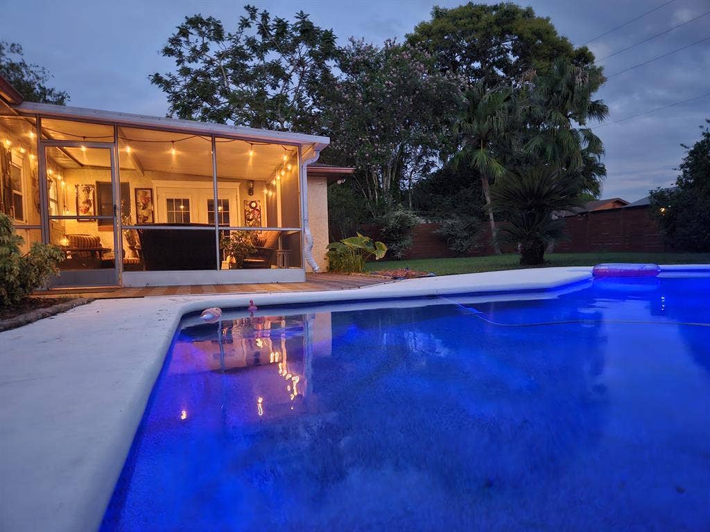 Cozy Bedroom and Bathroom!!!