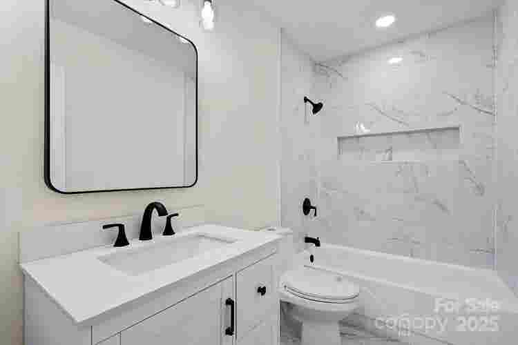 3 BR in Charlotte