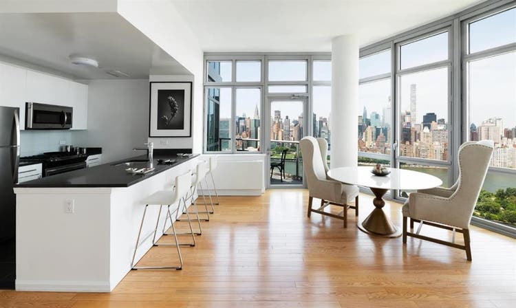 🌆 Chic LIC Studio with Views🌆