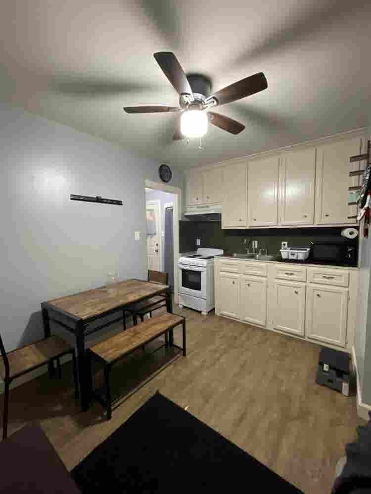 Looking for roommate (own room)