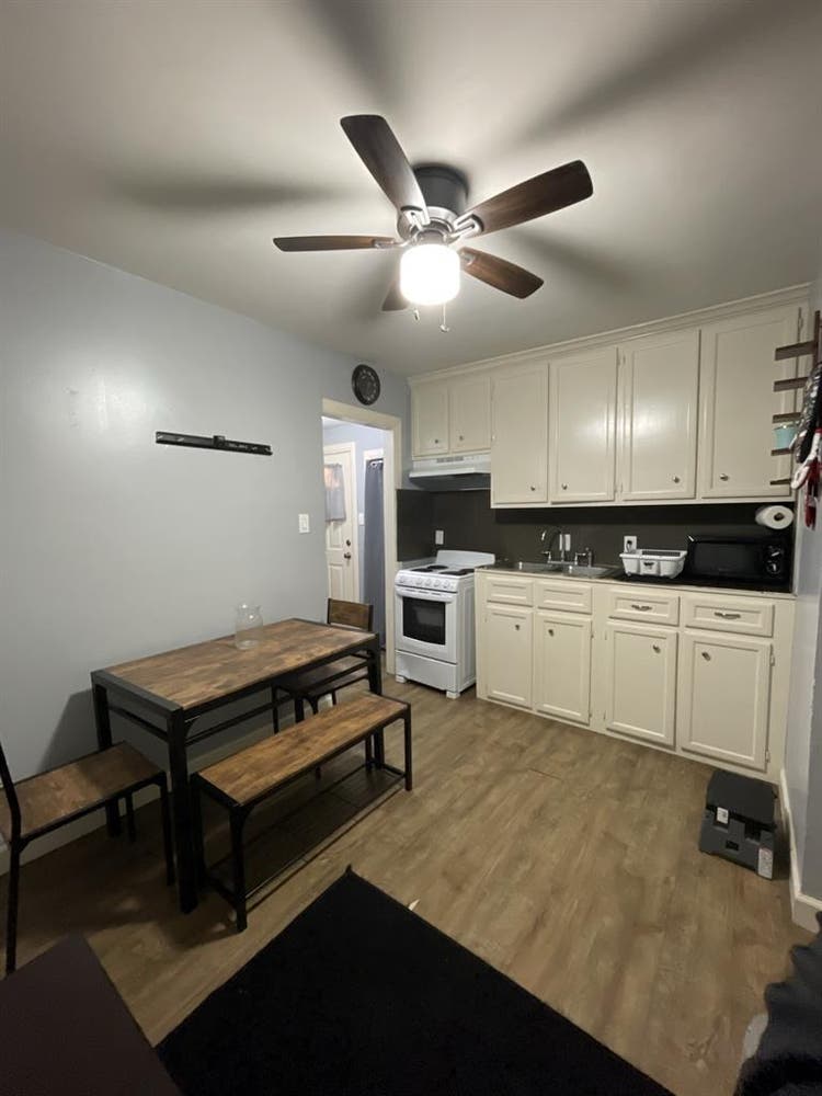 Looking for roommate (own room)