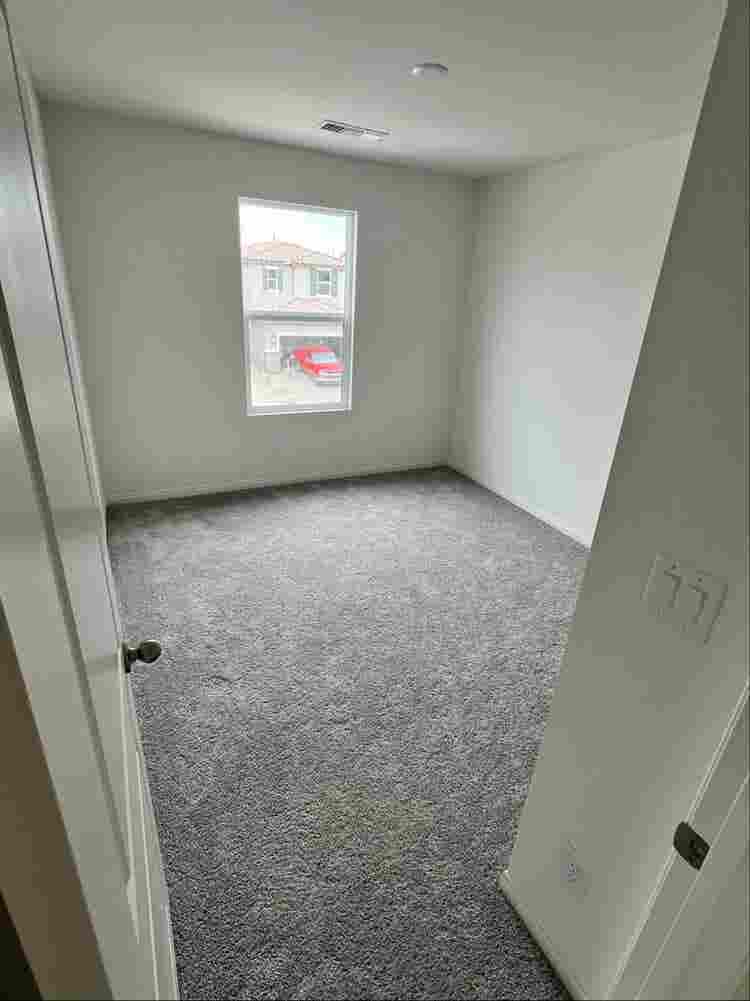 2 rooms by South Point