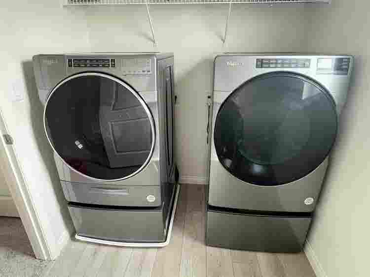 2 rooms by South Point