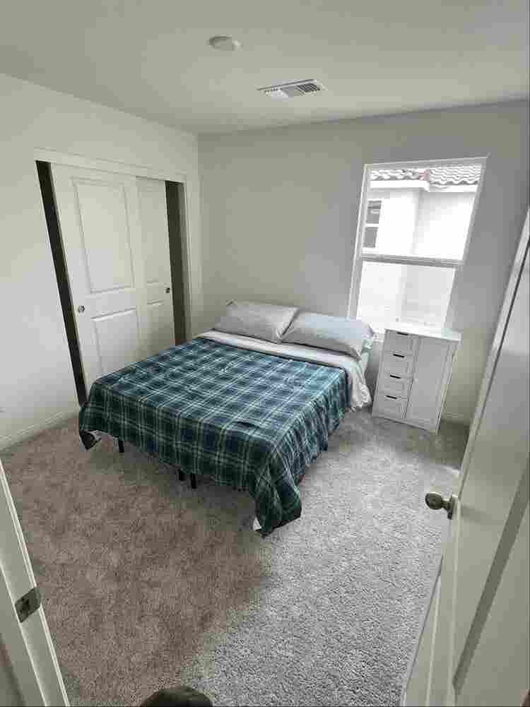 2 rooms by South Point
