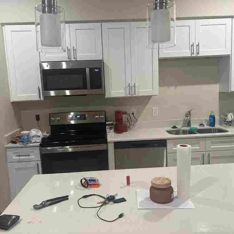 Looking for roommate to split rent