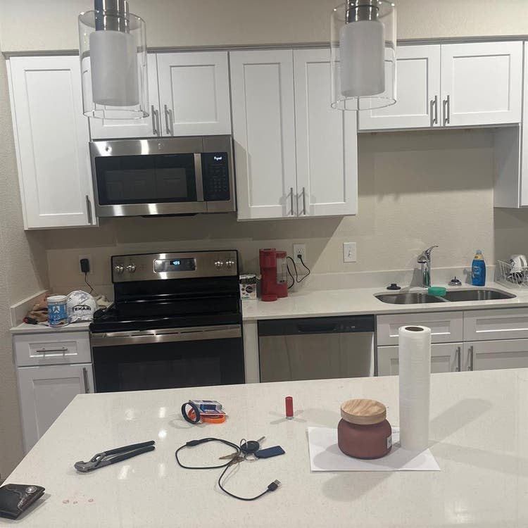 Looking for roommate to split rent