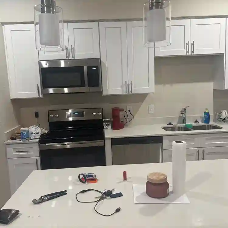 Looking for roommate to split rent