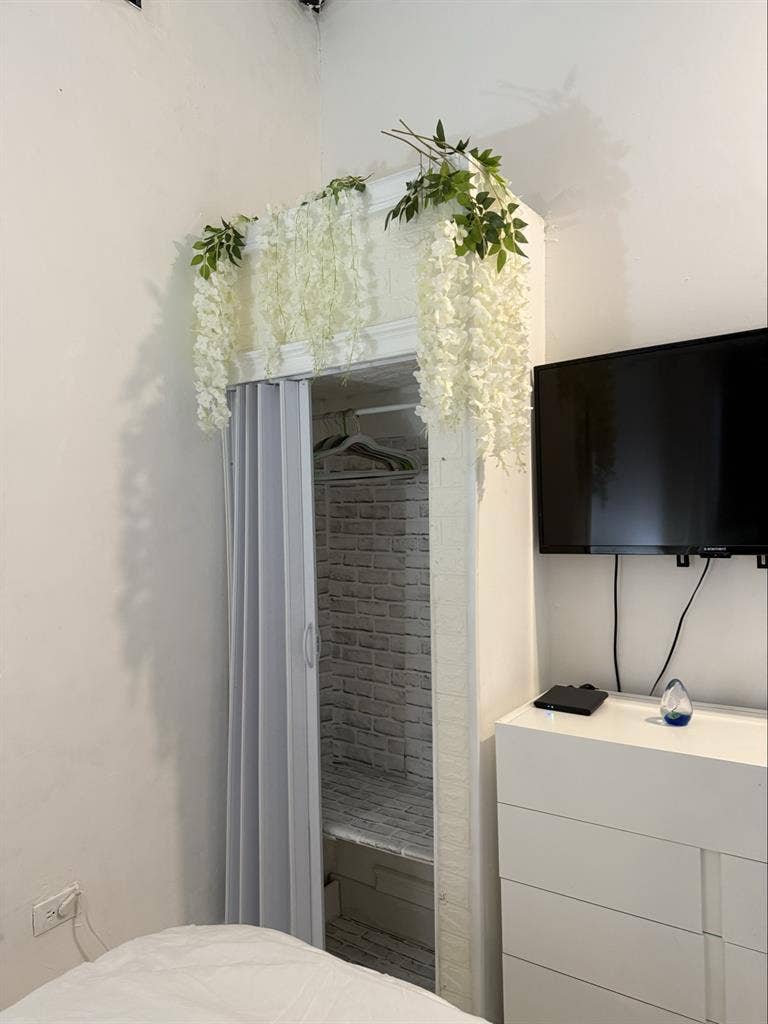 Beautiful Room In Hollywood
