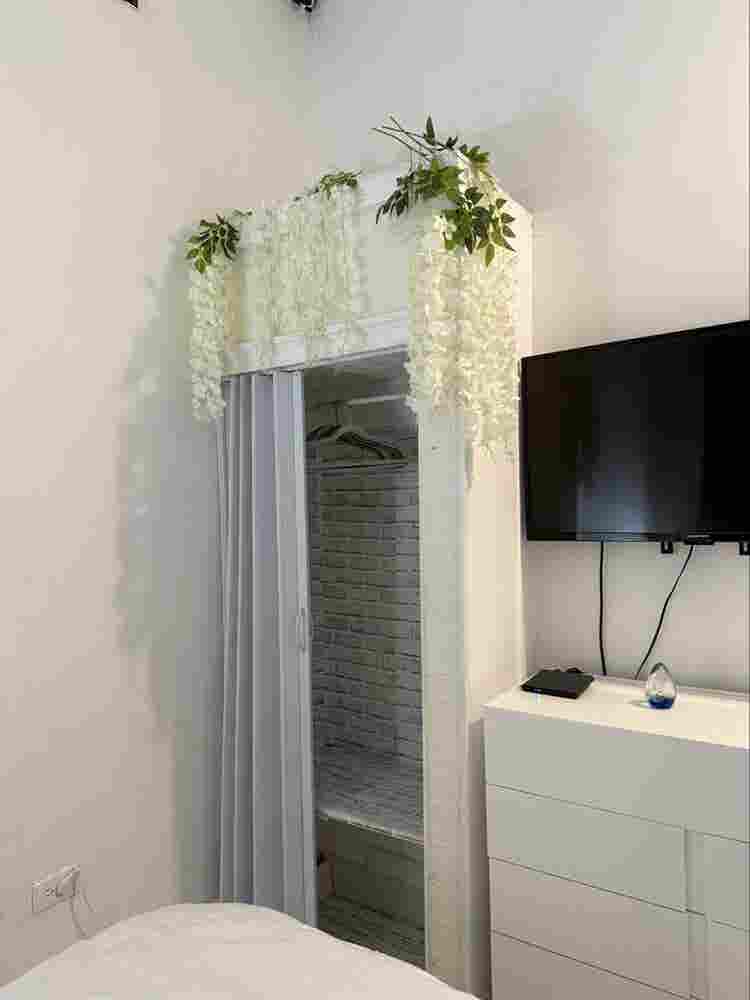 Beautiful Room In Hollywood