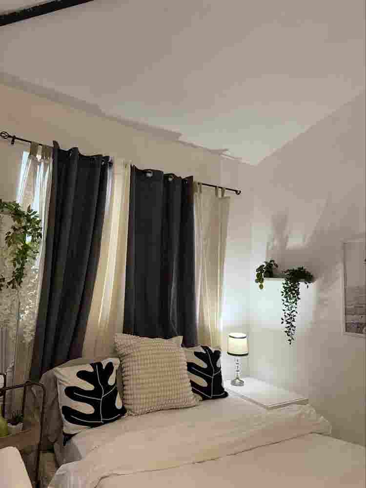 Beautiful Room In Hollywood