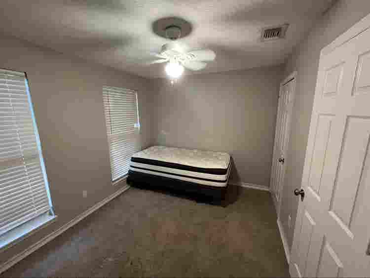 Room For Rent