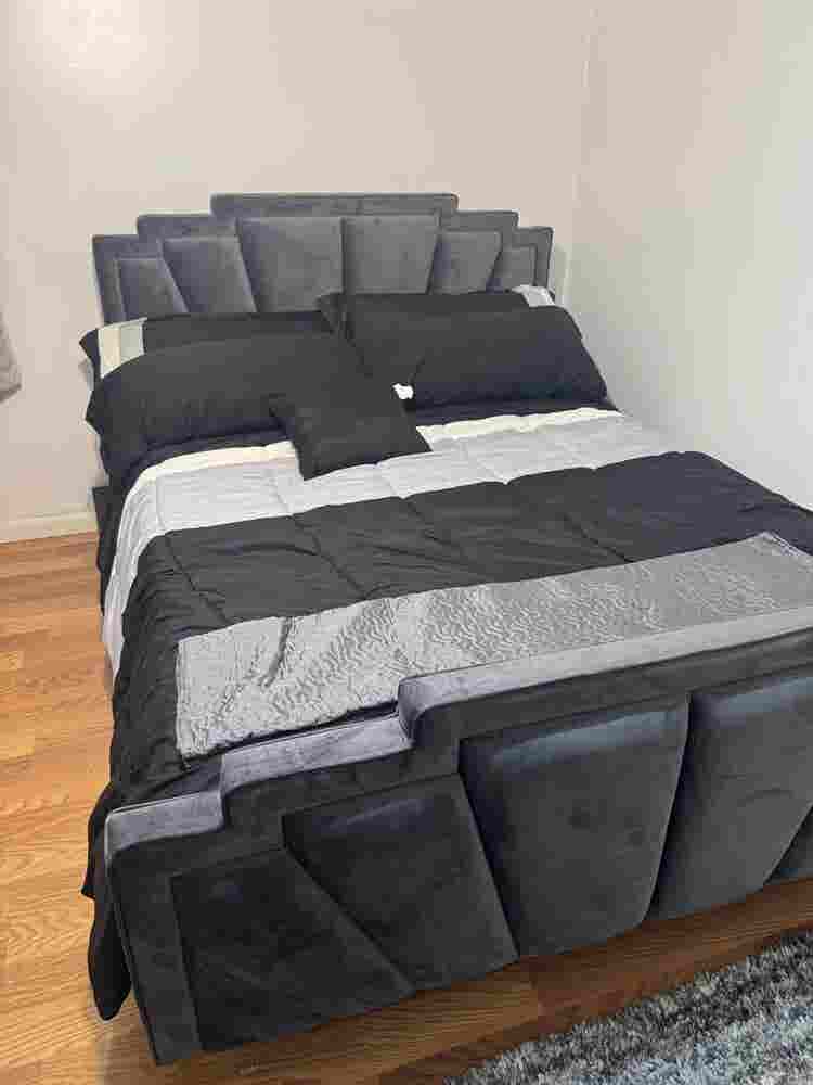 Very Nice 2 bedrooms  available