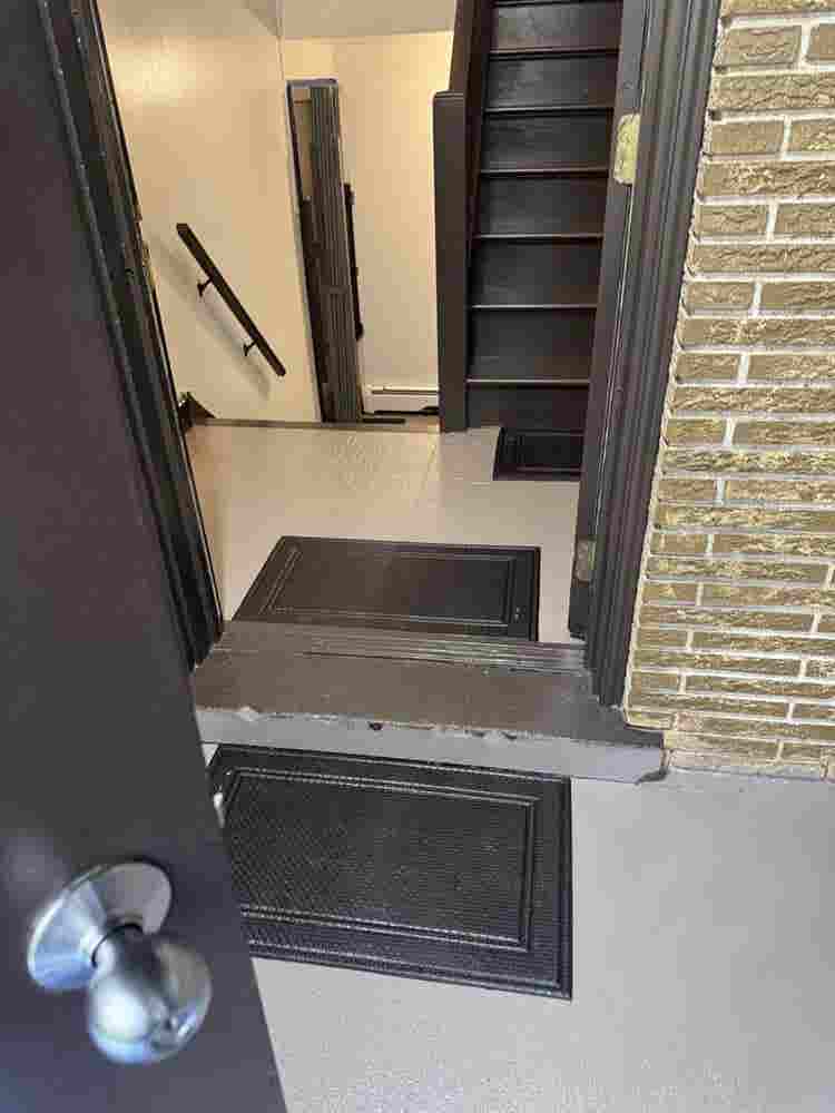 Very Nice 2 bedrooms  available