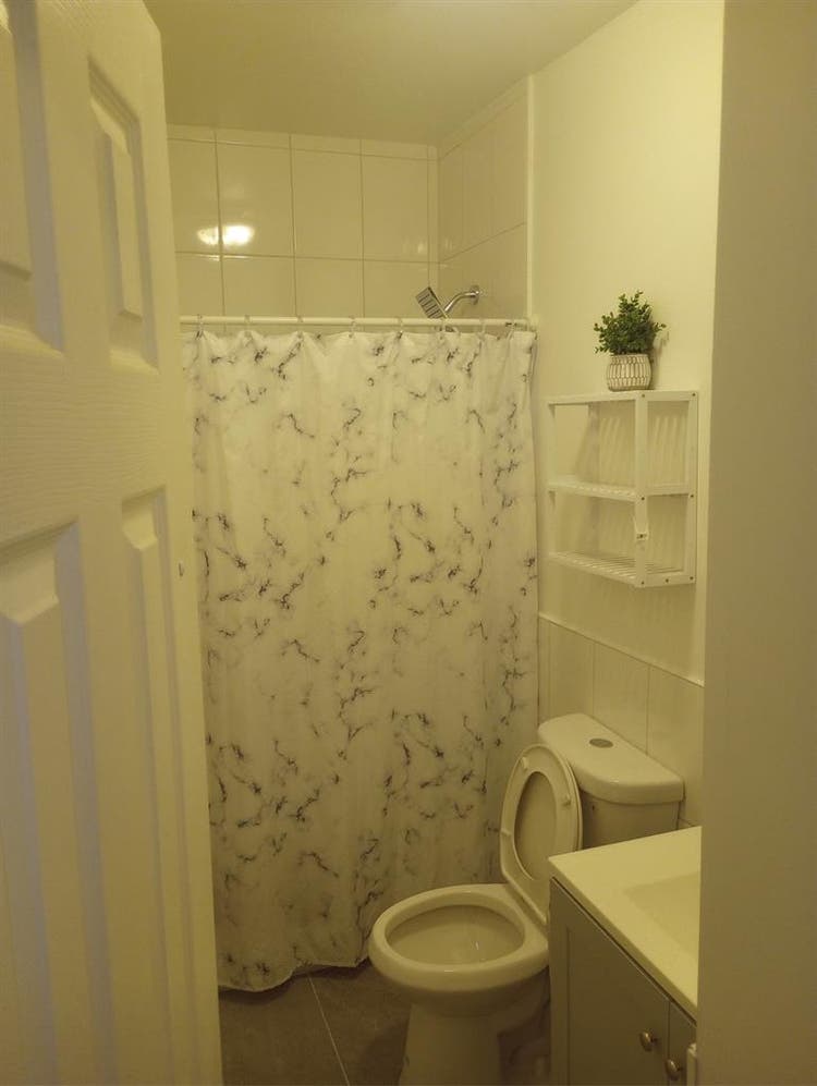 Room for rent  near main st