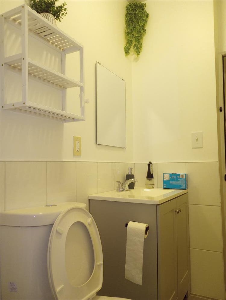 Room for rent  near main st