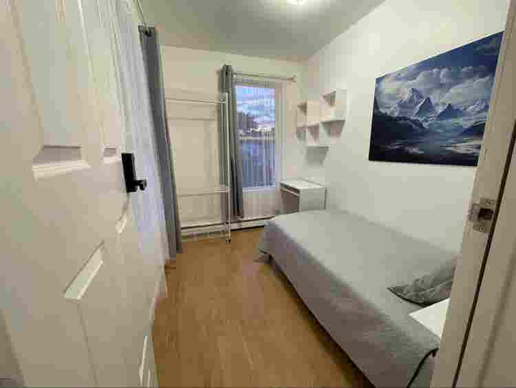 Room for rent  near main st