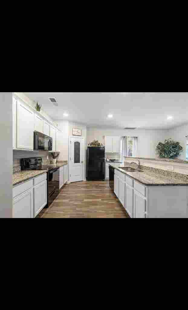 Spacious Room For Rent