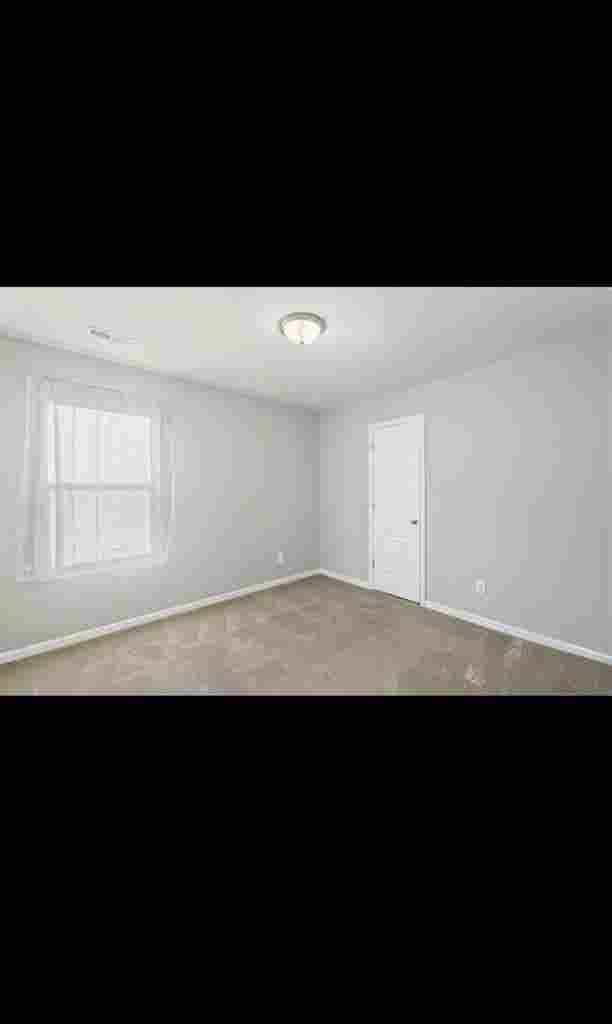 Spacious Room For Rent